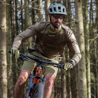 ARMAGEDON das Herren-Radtrikot olive