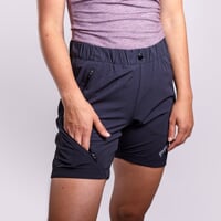 GENIA SHORTS die Damen-Outdoor-Shorts schwarz