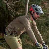 GENIUS BIKE SHORTS die Herren-Radhose olive/schwarz