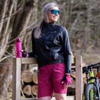 Set GENIA BIKE SHORTS + BASICA SHORTS pink